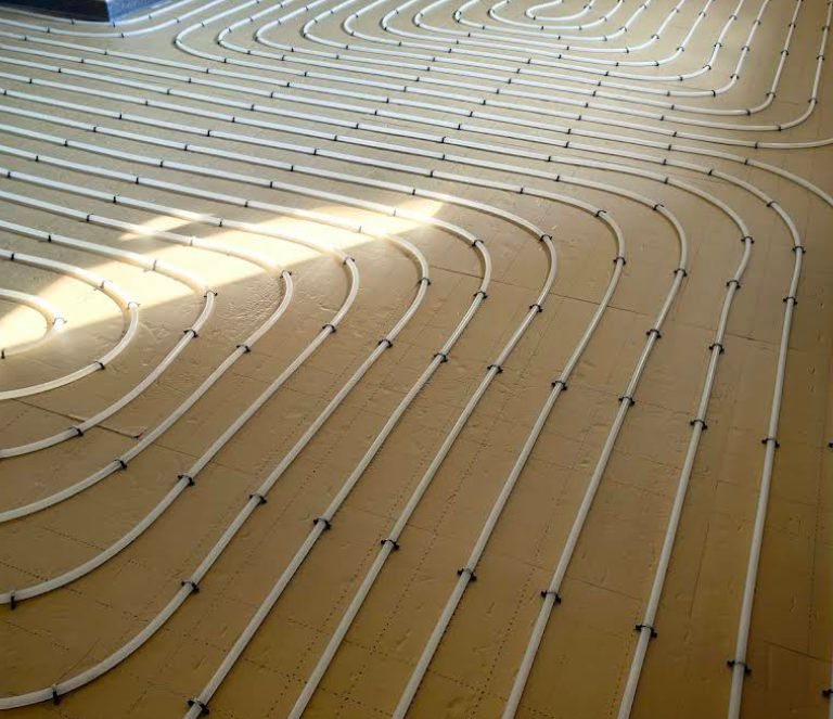 Installation Plancher Chauffant Hydraulique avant chape